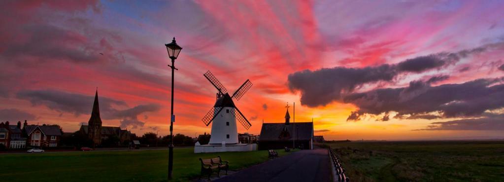 Esjays At Knowles House Bed & Breakfast Lytham St Annes Ngoại thất bức ảnh